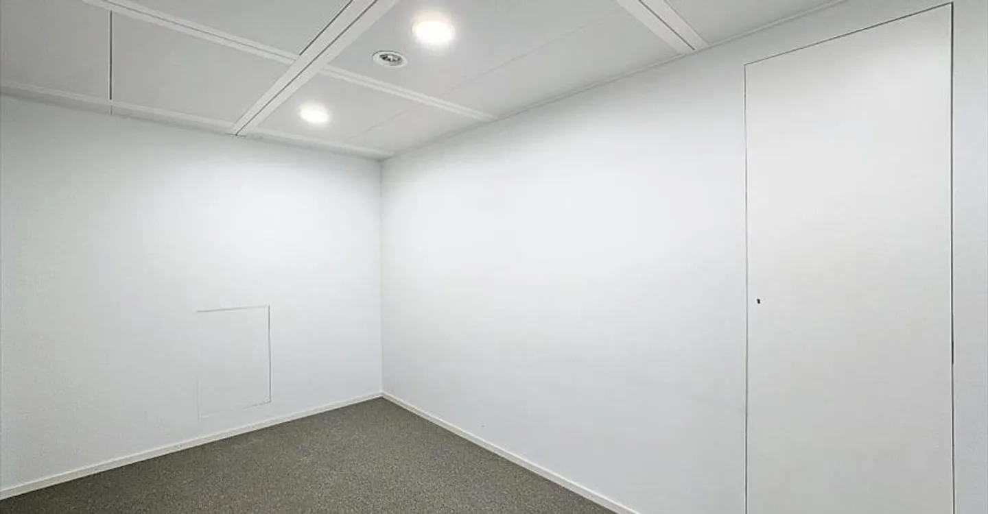 Office space for rent - Photo 6 of 10