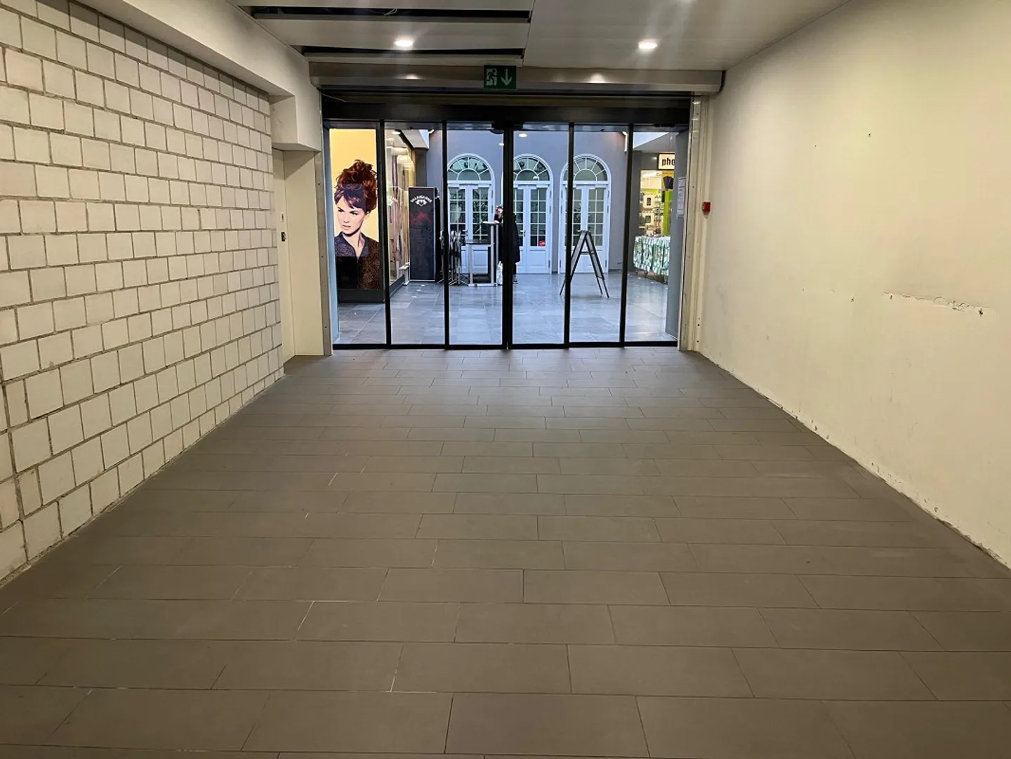 Attractive retail space in prime central location - Photo 4 of 6