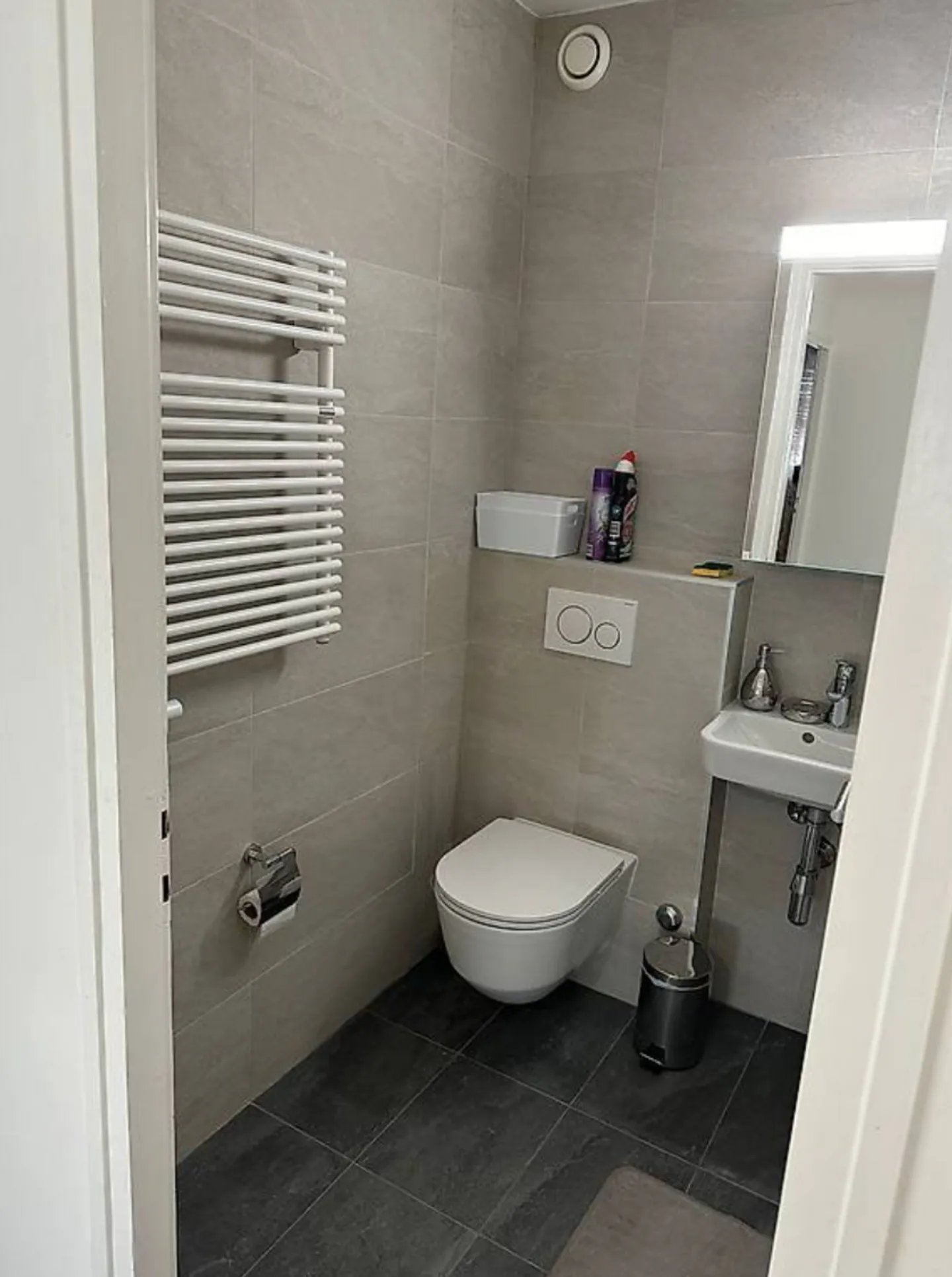 Apartment with 3 rooms in the city center of Geneva - Photo 4 of 5