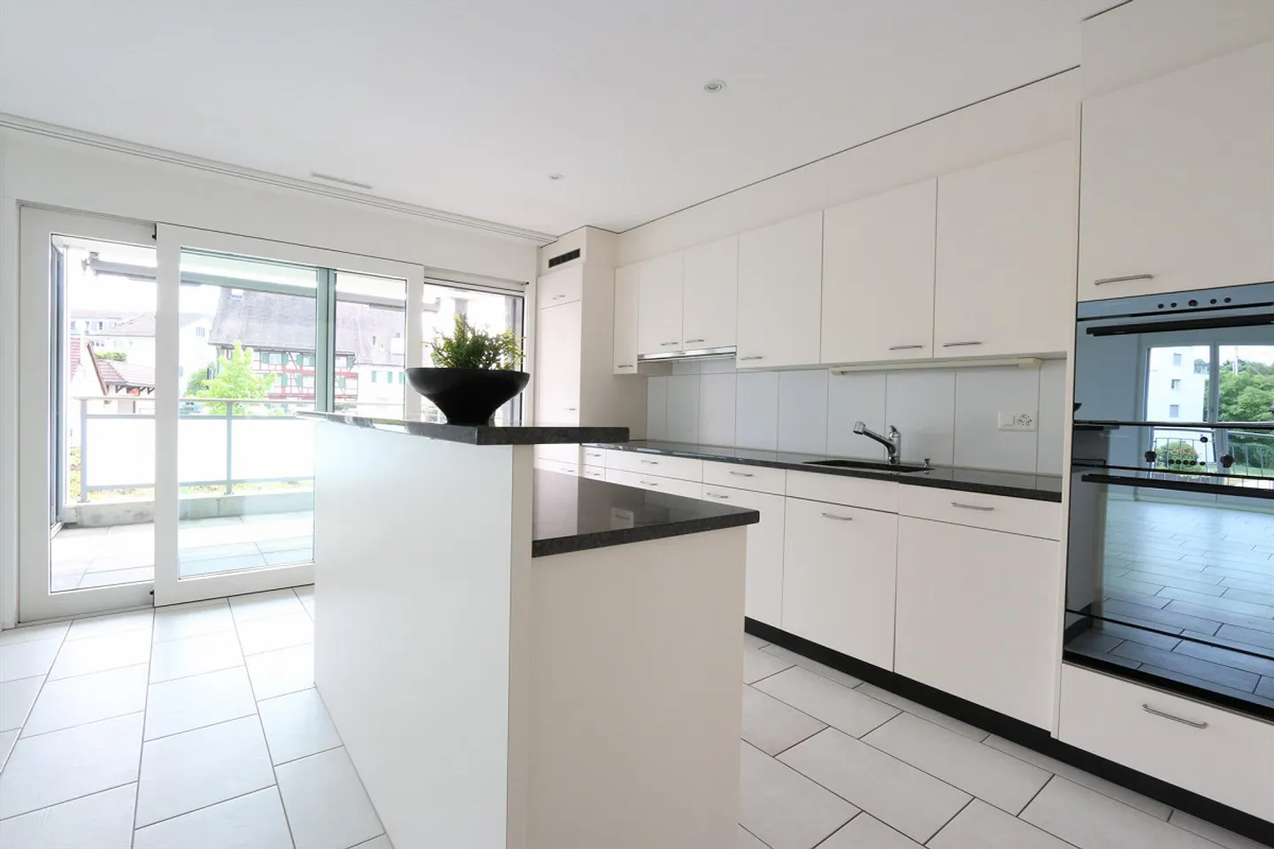 4.5-room apartment on the 1st floor with private washing tower - Photo 1 of 13