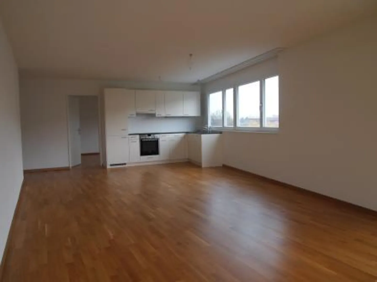 Appartement moderne avec balcon - Photo 3 sur 6