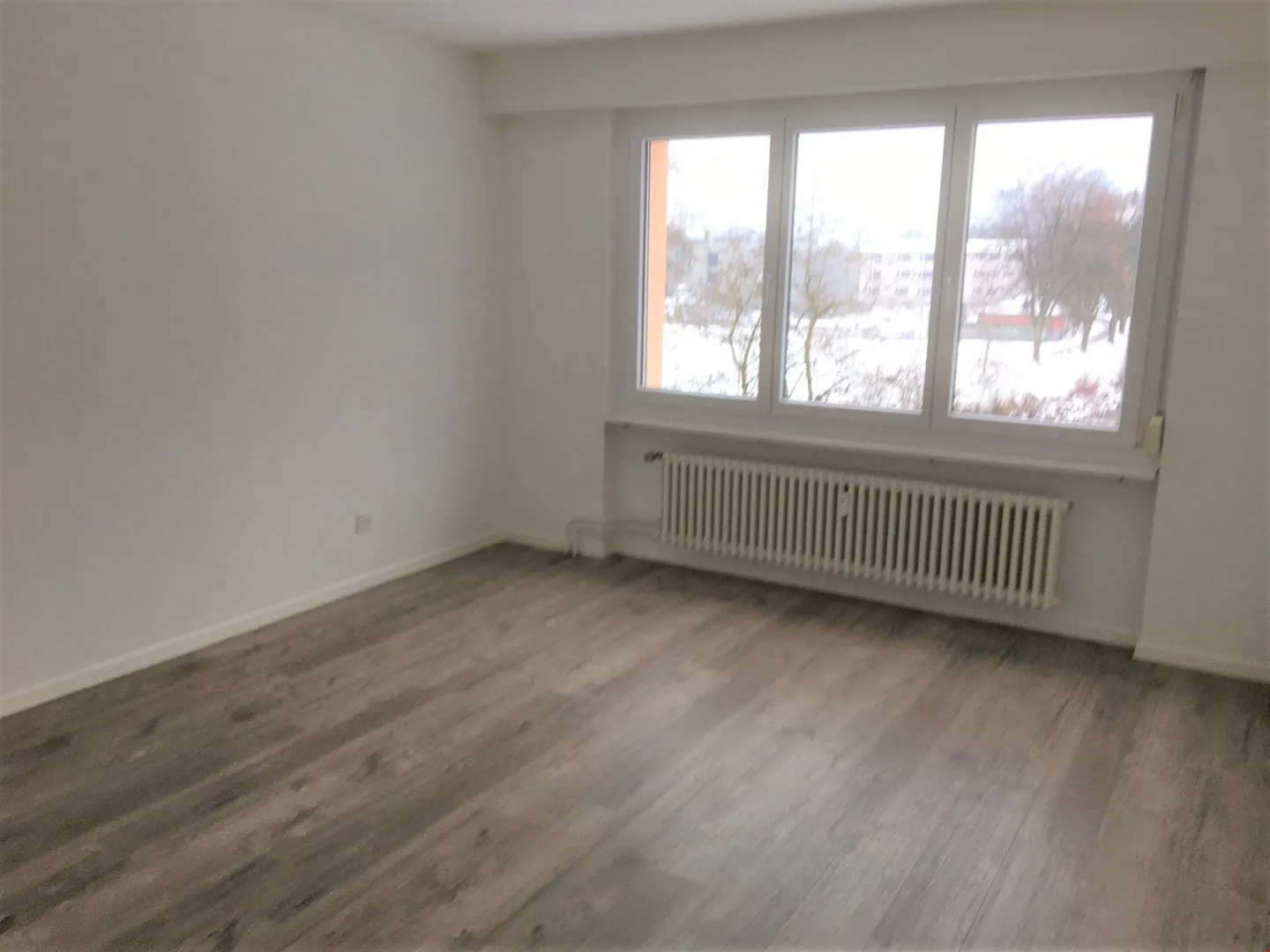 Enjoy sun and panoramic views! Large 4.5-room apartment on the top floor with a large balcony and elevator! View of the Thur and the Churfirsten! - Photo 5 of 7