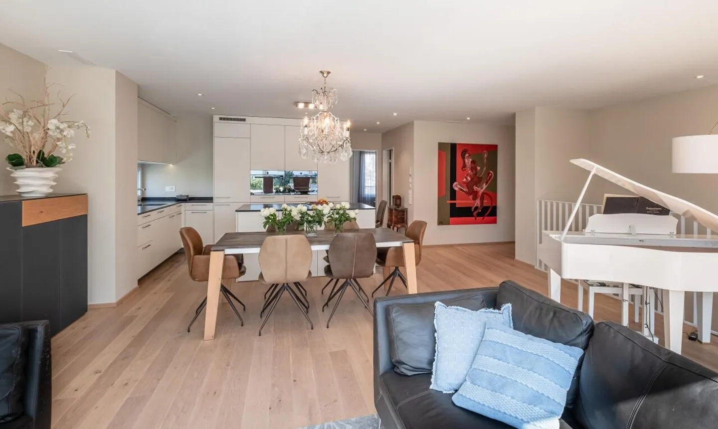 Attractive 5.5-room apartment-maisonette with garden - Photo 4 of 11