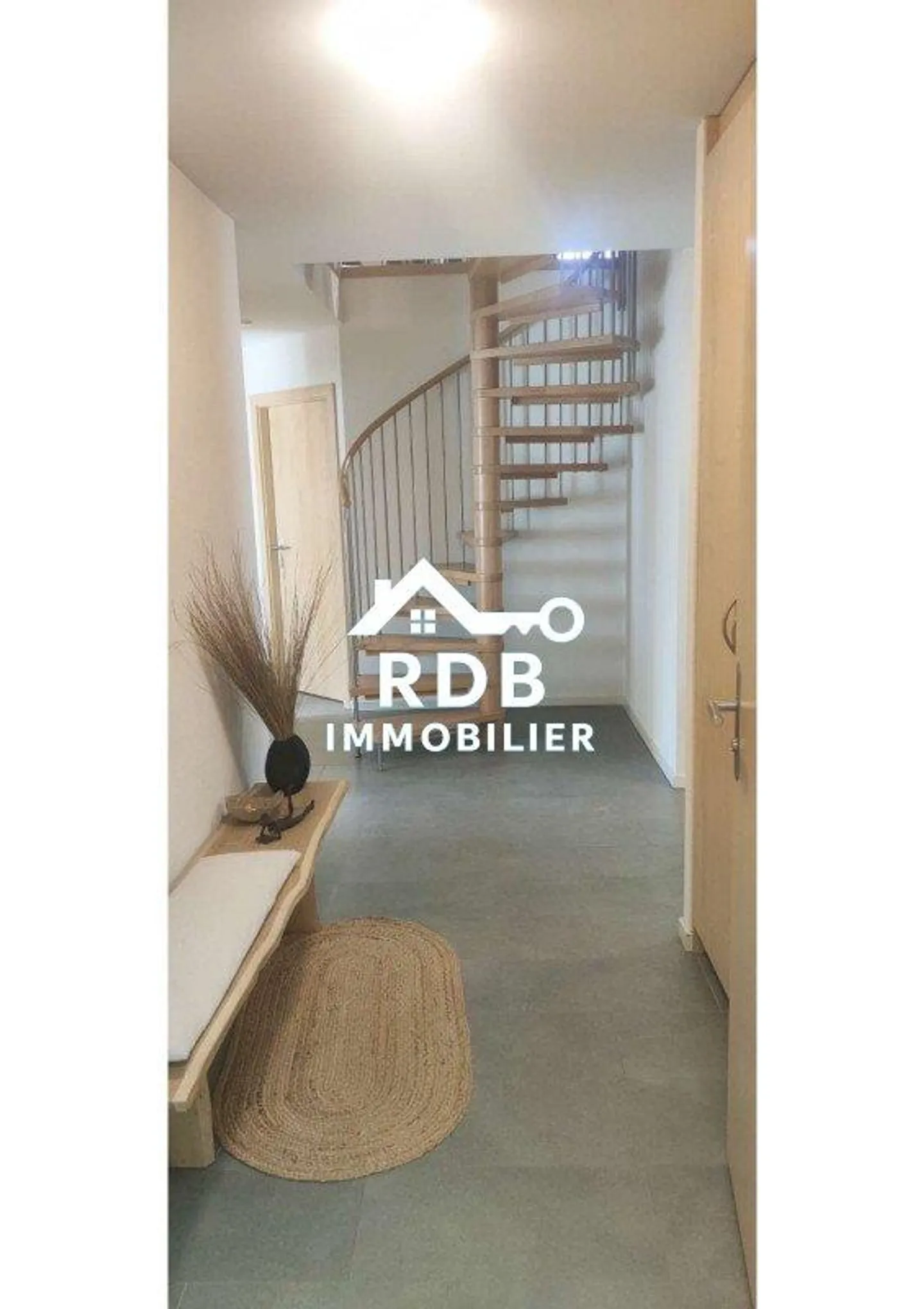 Appartement Duplex Rénové - Photo 1 sur 8