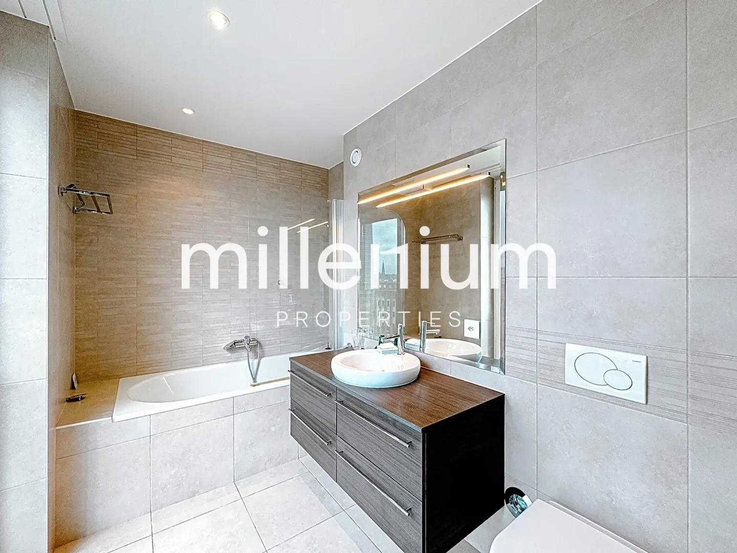 Attic apartment near international organizations - Photo 12 of 20