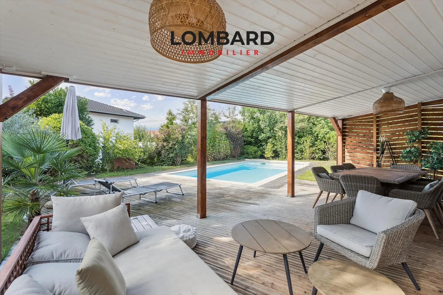 ***SOLD*** Spacious 6.5-room detached villa with swimming pool - Photo 3 of 10