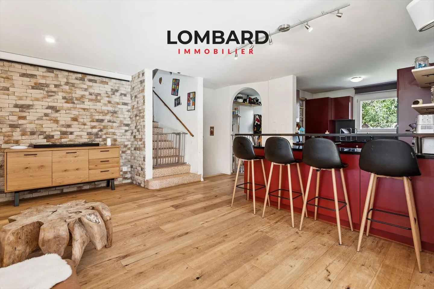 ***SOLD*** Spacious 6.5-room detached villa with swimming pool - Photo 6 of 10