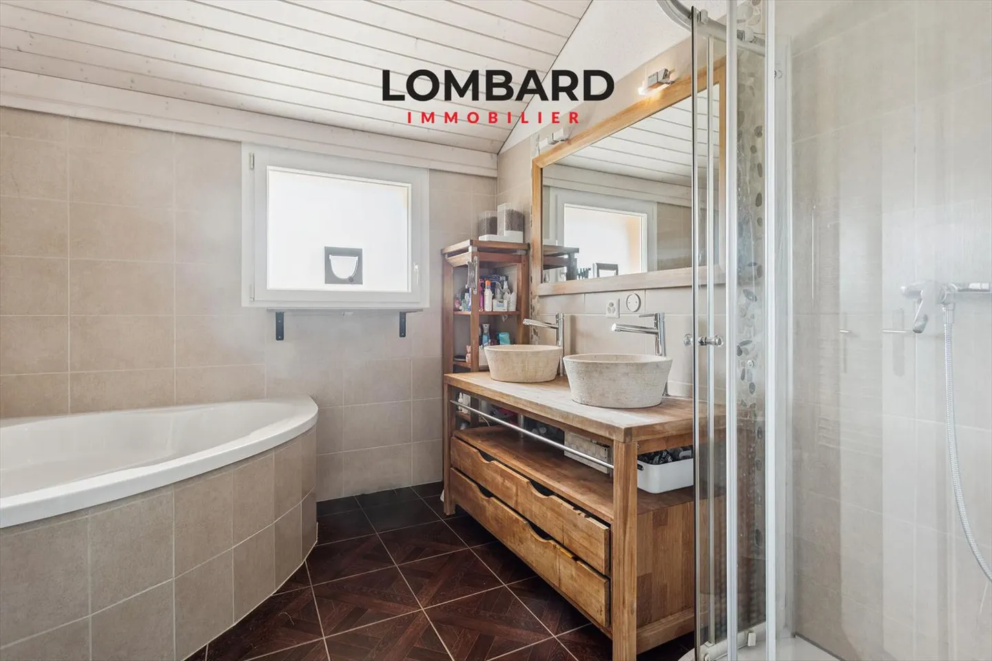 ***SOLD*** Spacious 6.5-room detached villa with swimming pool - Photo 8 of 10