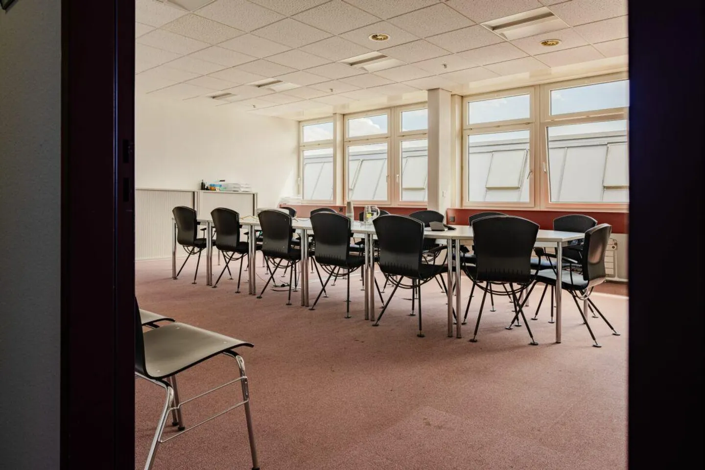 Attractive commercial spaces for offices, practices, and other services... - Photo 9 of 10