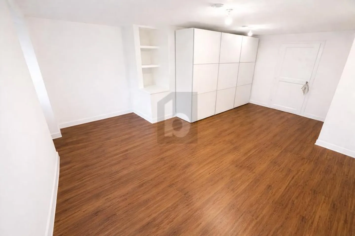 AUTHENTISCHER CHARME MIT TERRASSE, NAHE DEM SEE - Foto 4 von 6