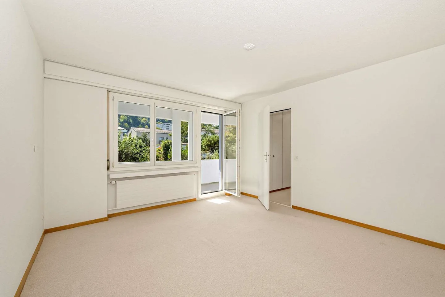 Charming Row House in the Langensand District - Photo 2 of 9