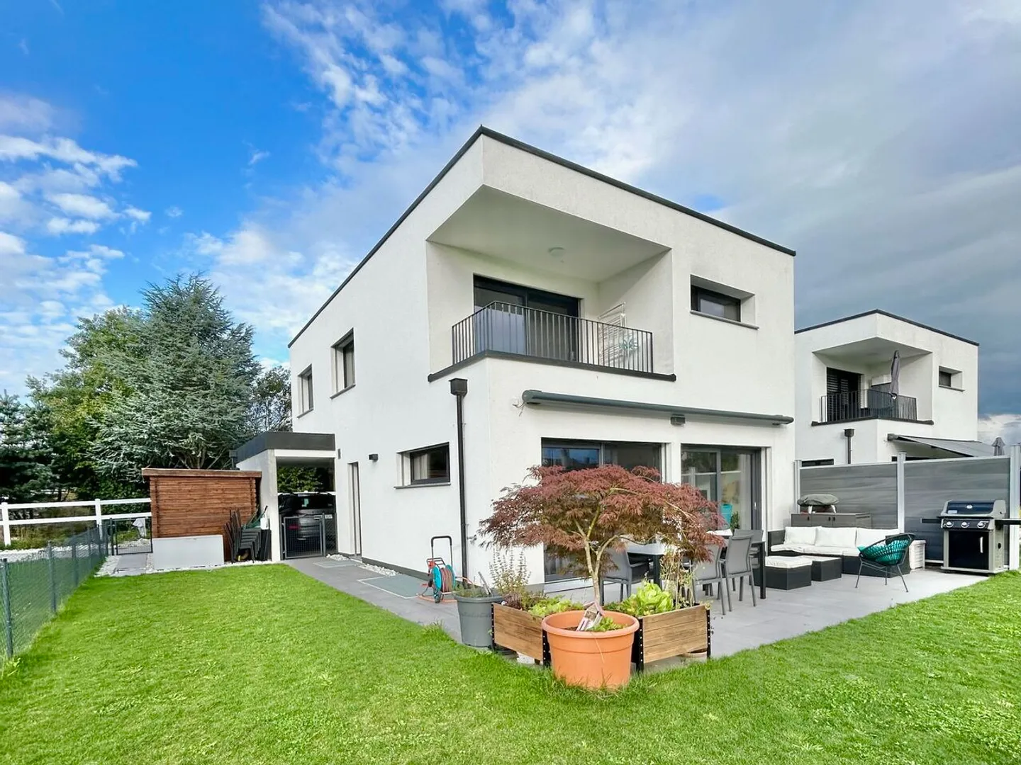 Magnificent family villa of 165 m2 with garden - Photo 1 of 15