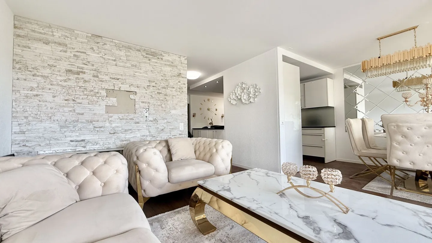 Ampio appartamento di 4,5 stanze nel popolare quartiere di Holenacker - Foto 4 di 11