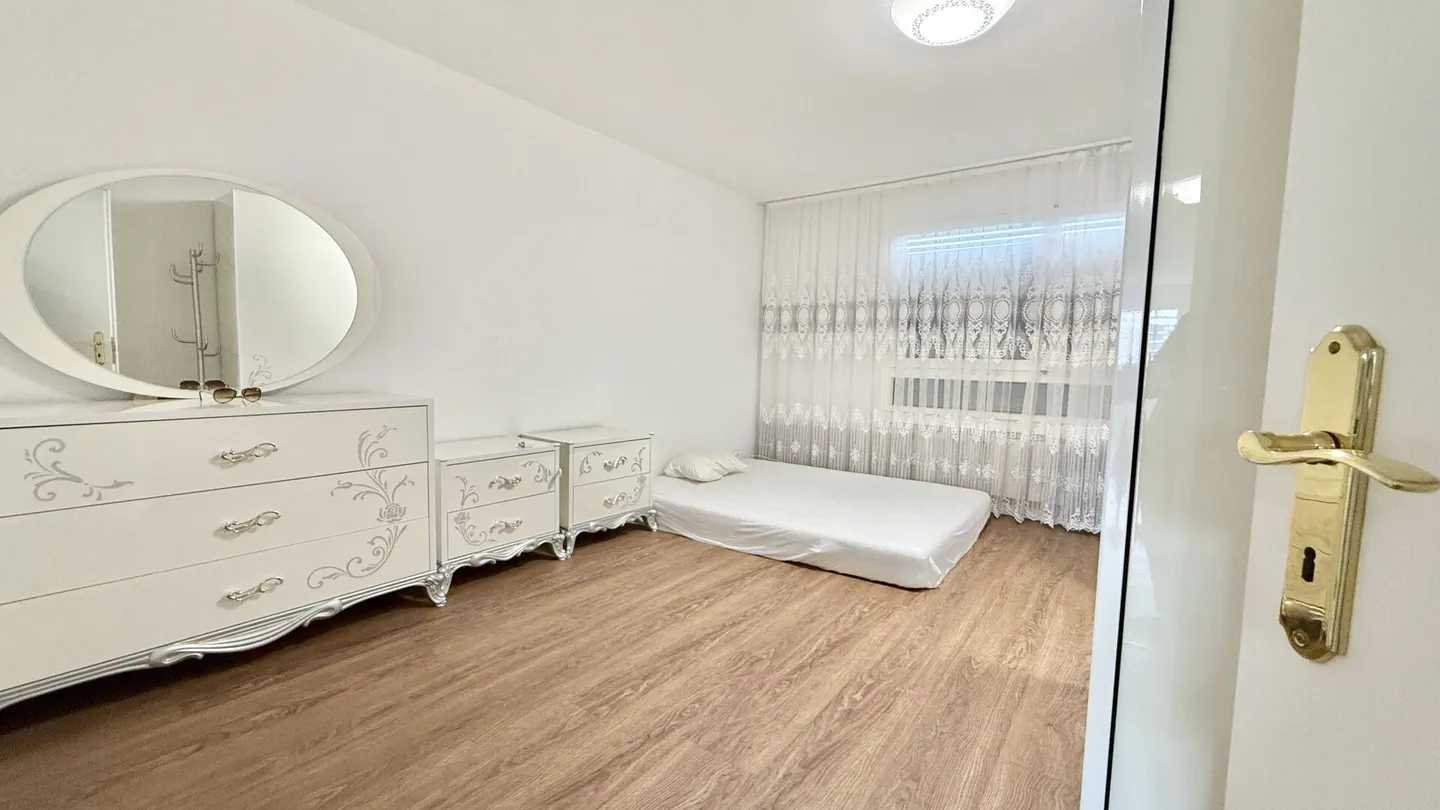 Ampio appartamento di 4,5 stanze nel popolare quartiere di Holenacker - Foto 5 di 11