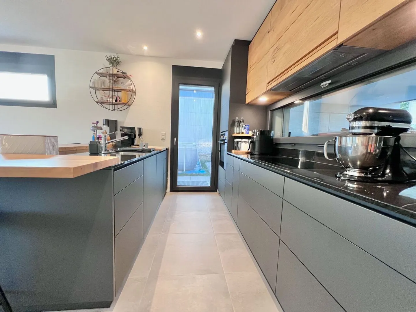 Magnificent family villa of 165 m2 with garden - Photo 6 of 15