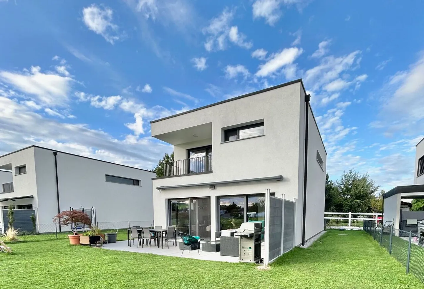 Magnificent family villa of 165 m2 with garden - Photo 15 of 15