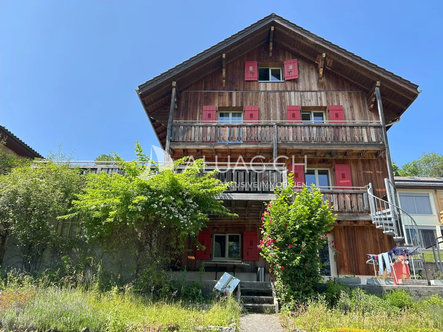 VIVERE IN UN CHALET ACCOGLIENTE CON GIARDINO - Foto 1 di 8