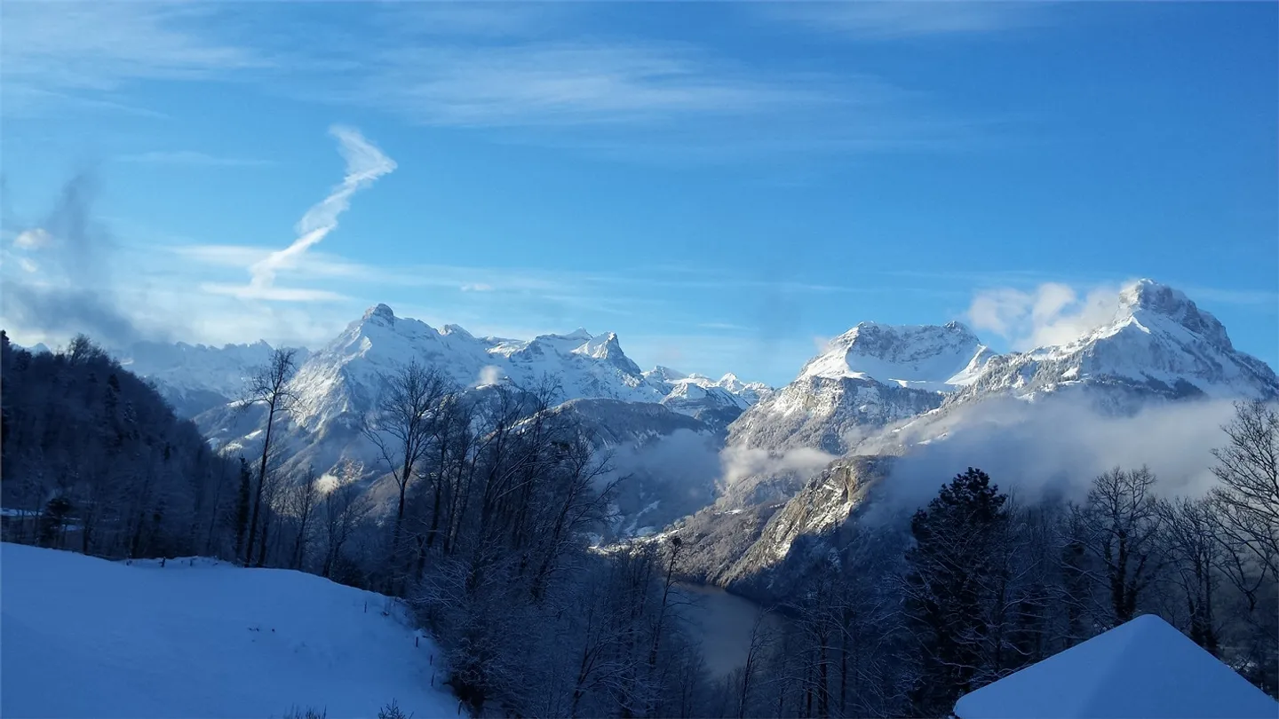 SONNIGE, HELLE  4 1/2  ZIMMERWOHNUNG MIT TRAUMHAFTER AUSSICHT - Foto 1 di 26