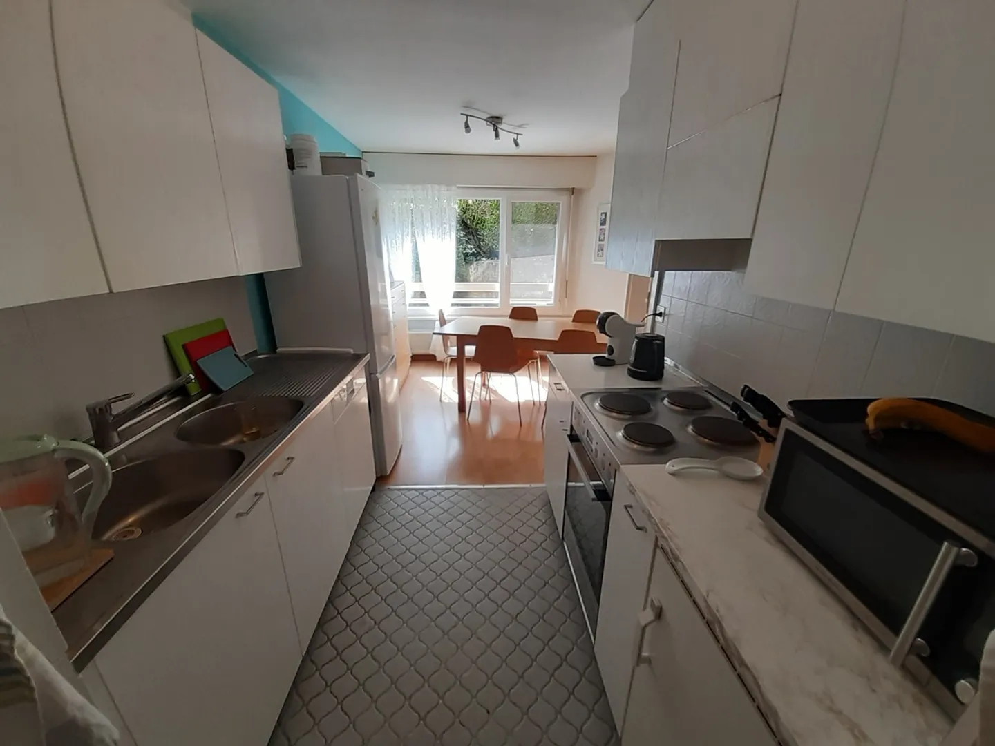 Schönes Apartment mit Terrasse in einer ruhigen und grünen Umgebung - Foto 3 von 11