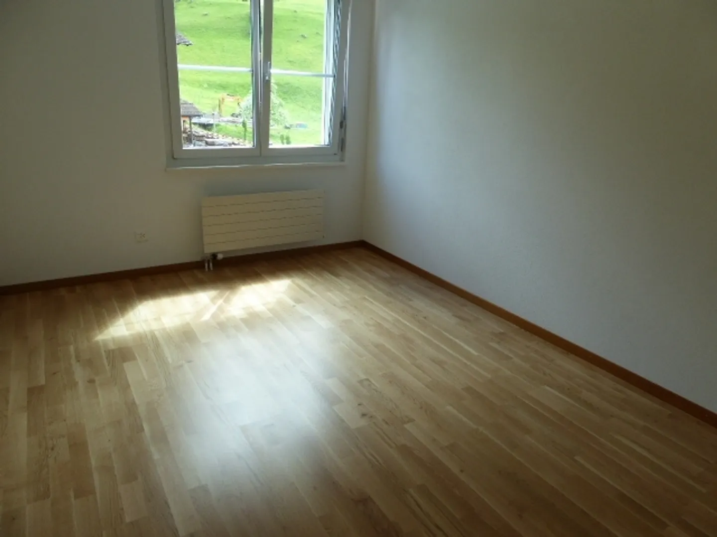 SONNIGE, HELLE  4 1/2  ZIMMERWOHNUNG MIT TRAUMHAFTER AUSSICHT - Foto 21 di 26