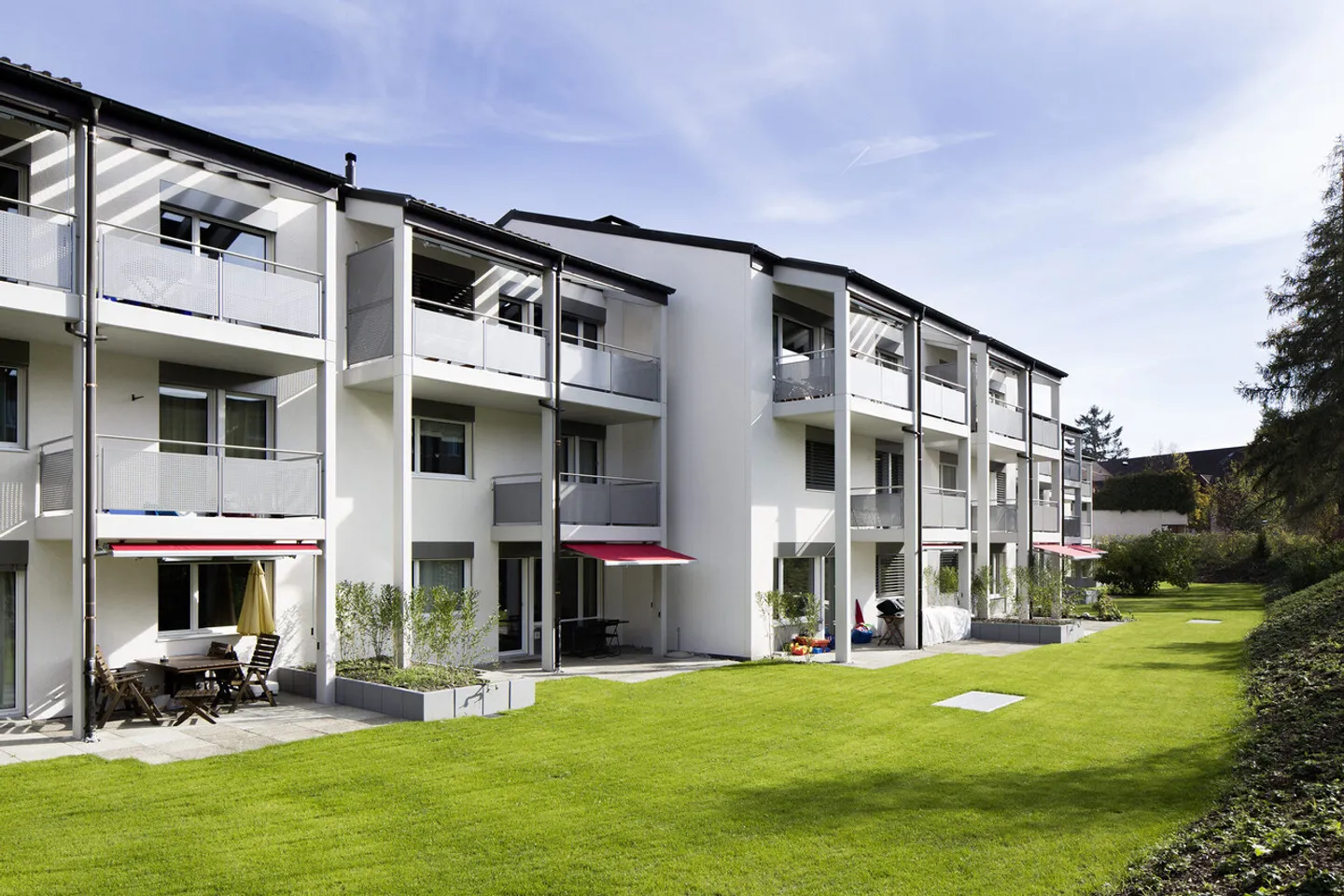 Parkplatz in Thalwil - Foto 1 von 2