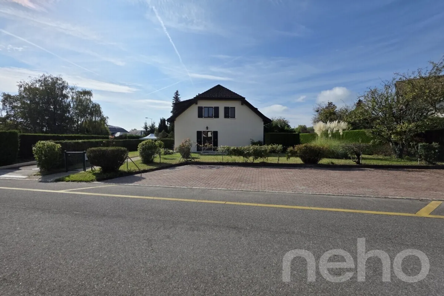 Schönes Doppelhaus mit großem Garten - Foto 3 von 12