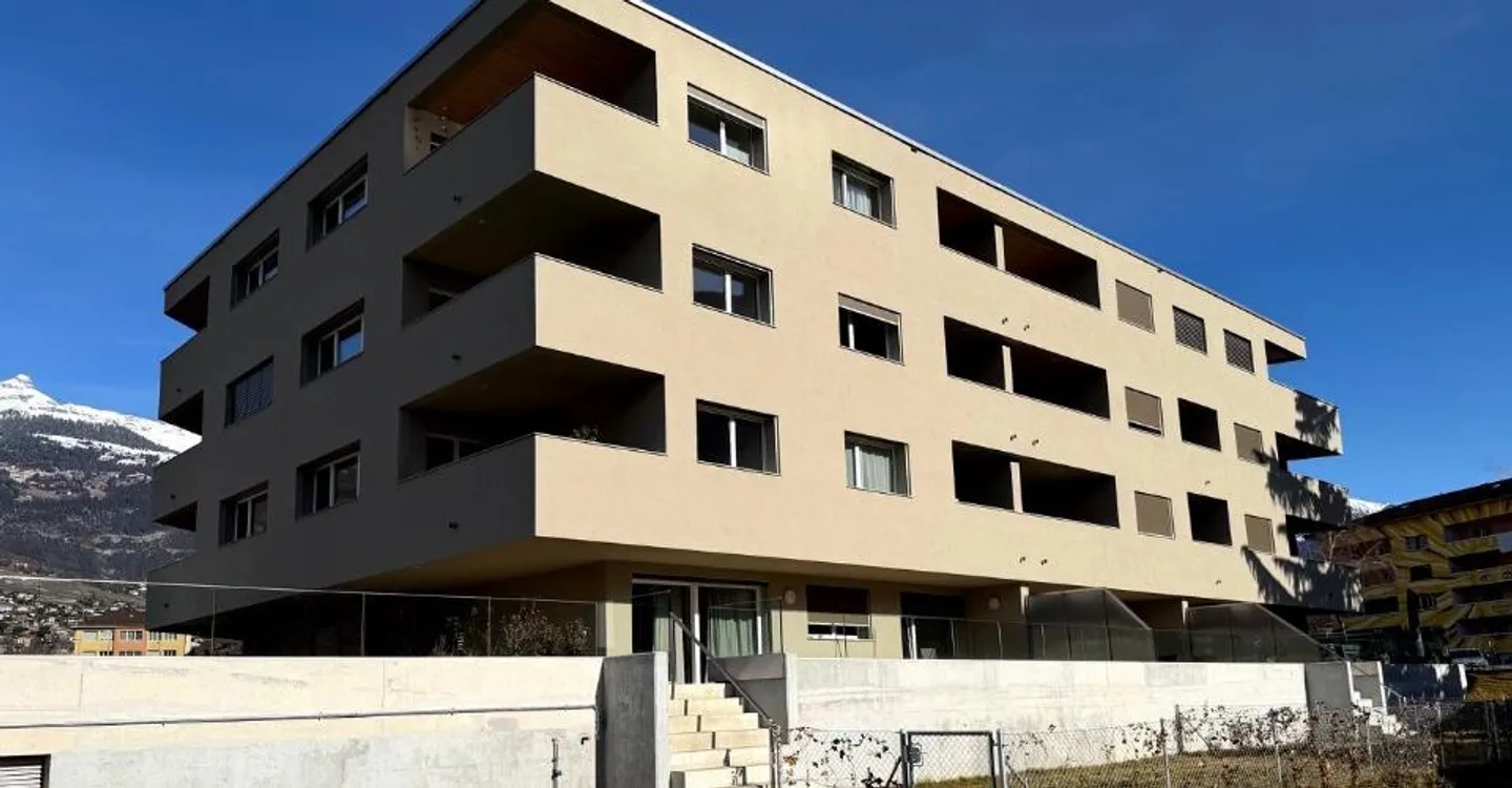 Modern Apartment with Balconies - Photo 10 of 10
