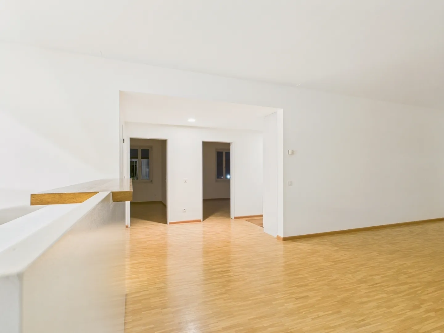 Ampio appartamento di 3,5 locali con balcone a Biel-Benken BL - Foto 5 di 10