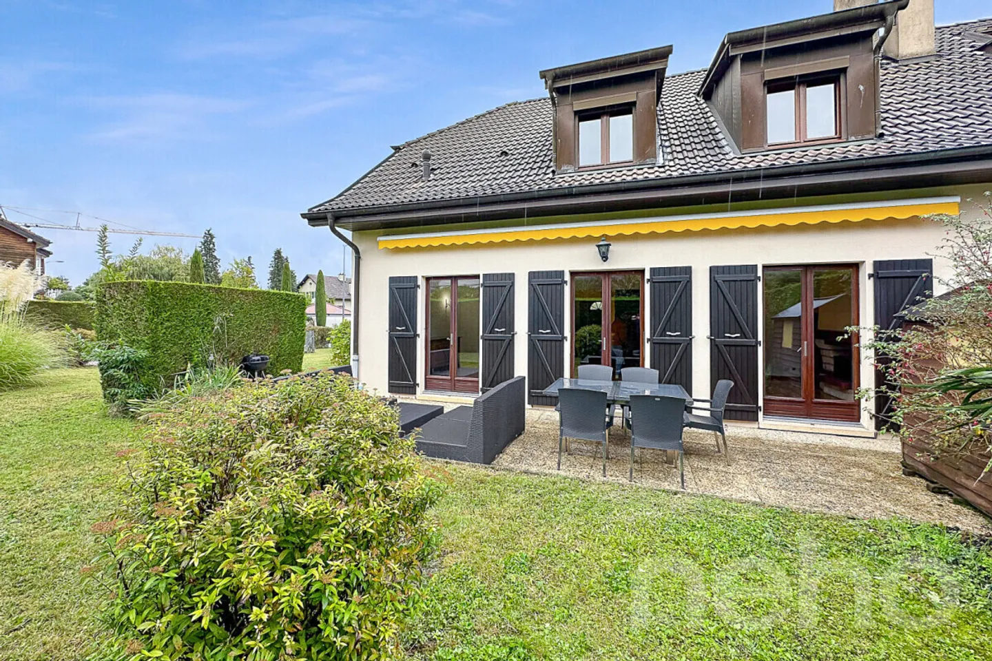 Schönes Doppelhaus mit großem Garten - Foto 4 von 12