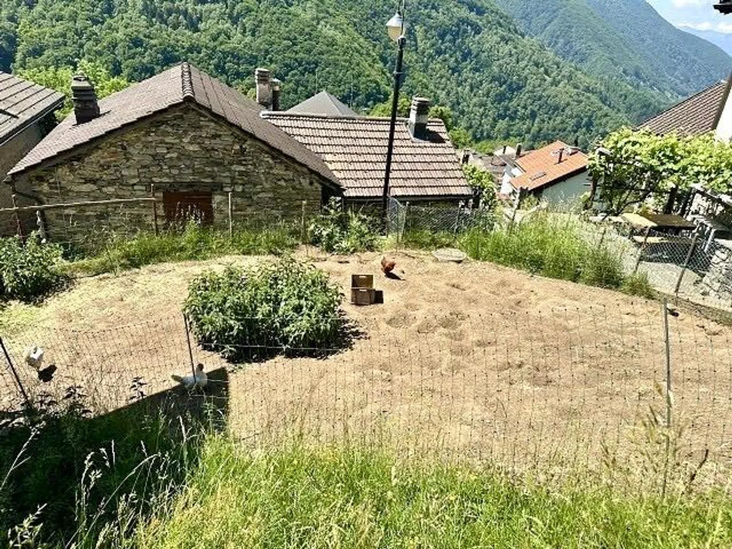 Rustique de 4 pièces à rénover avec vue panoramique et environnement - Photo 12 sur 18