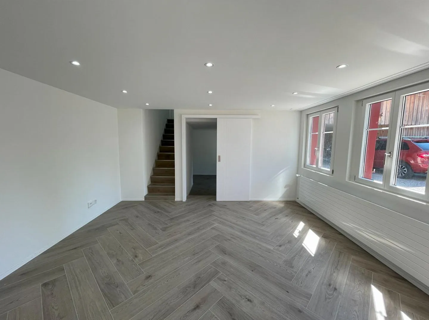 Appartement moderne de 3,5 pièces, entièrement rénové, à Wagenhausen - Photo 2 sur 9