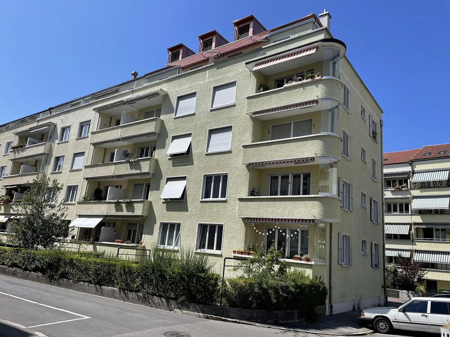 Nuovo appartamento mansardato di 2.5 locali con vista libera sulle Alpi - Foto 1 di 11