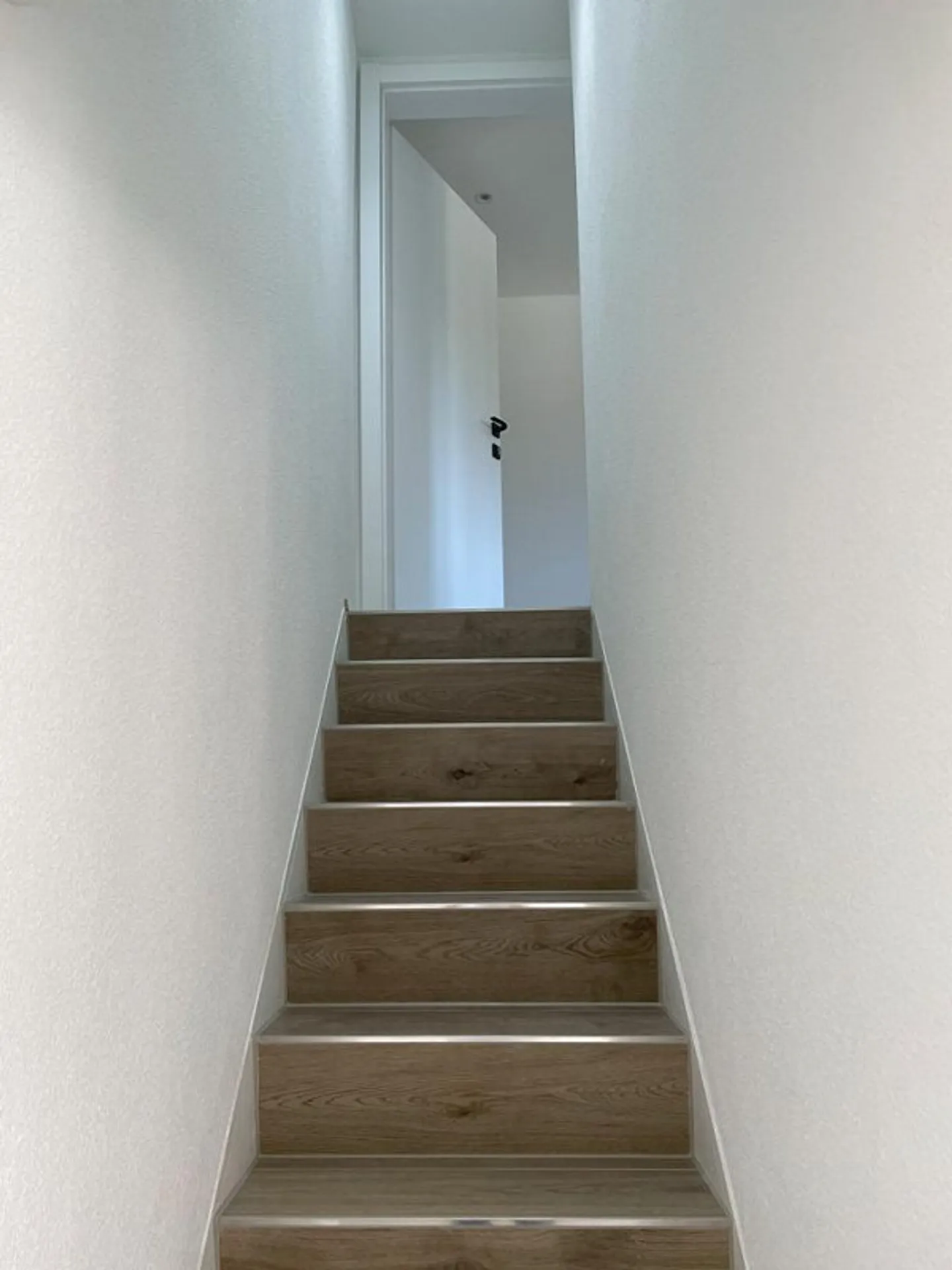 Appartement moderne de 3,5 pièces, entièrement rénové, à Wagenhausen - Photo 5 sur 9