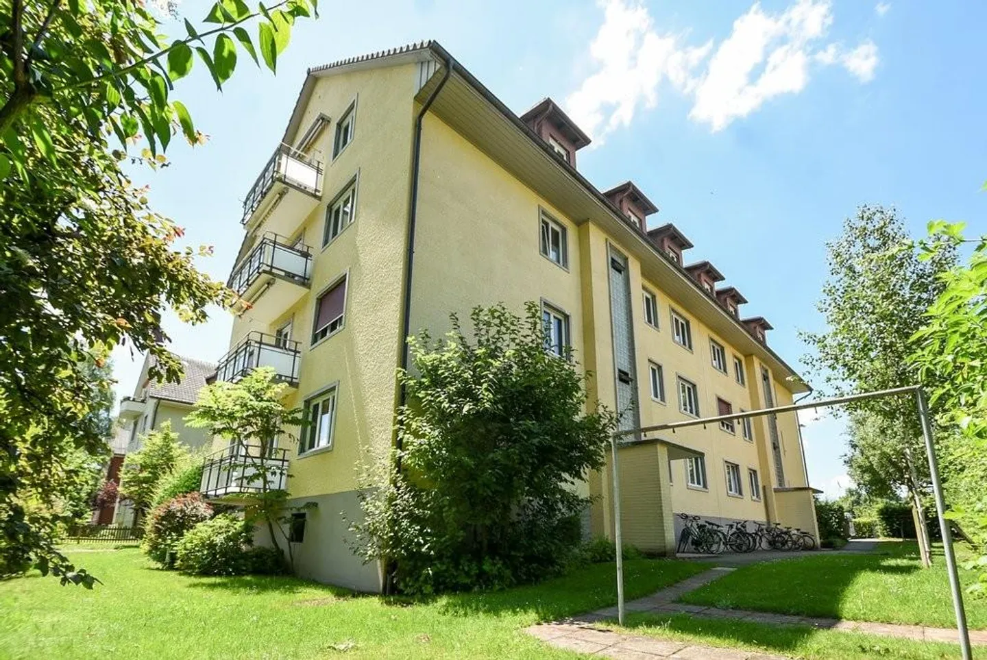 Modern 3-room apartment on the 3rd floor - Photo 1 of 10