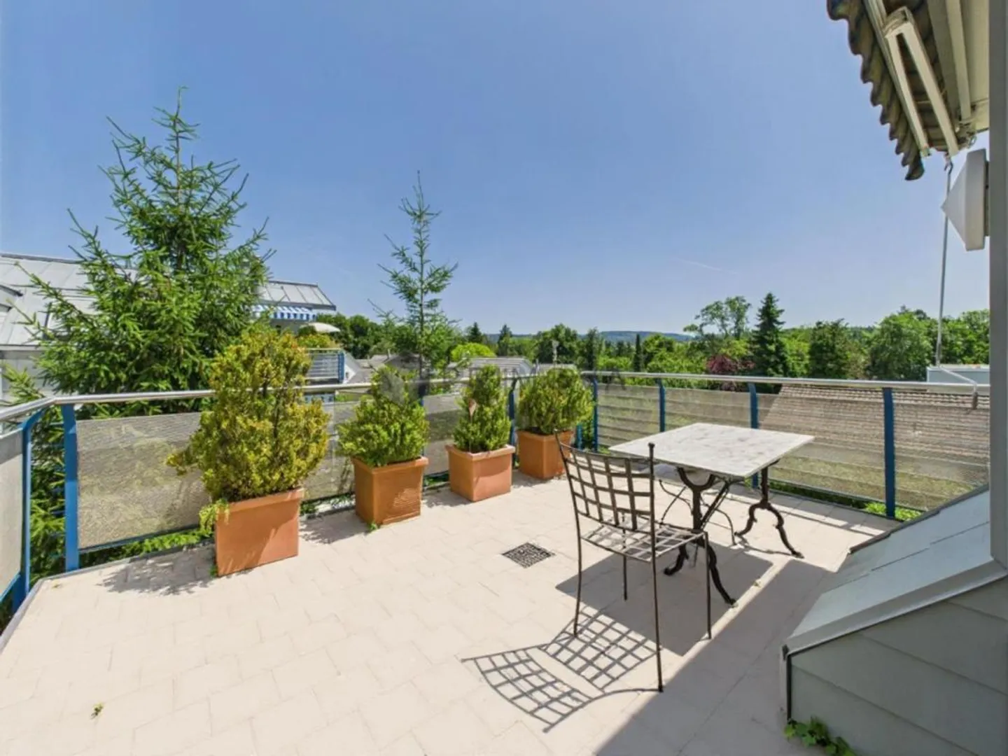 Sentimento di loft sopra i tetti di Zumikon - Foto 2 di 9