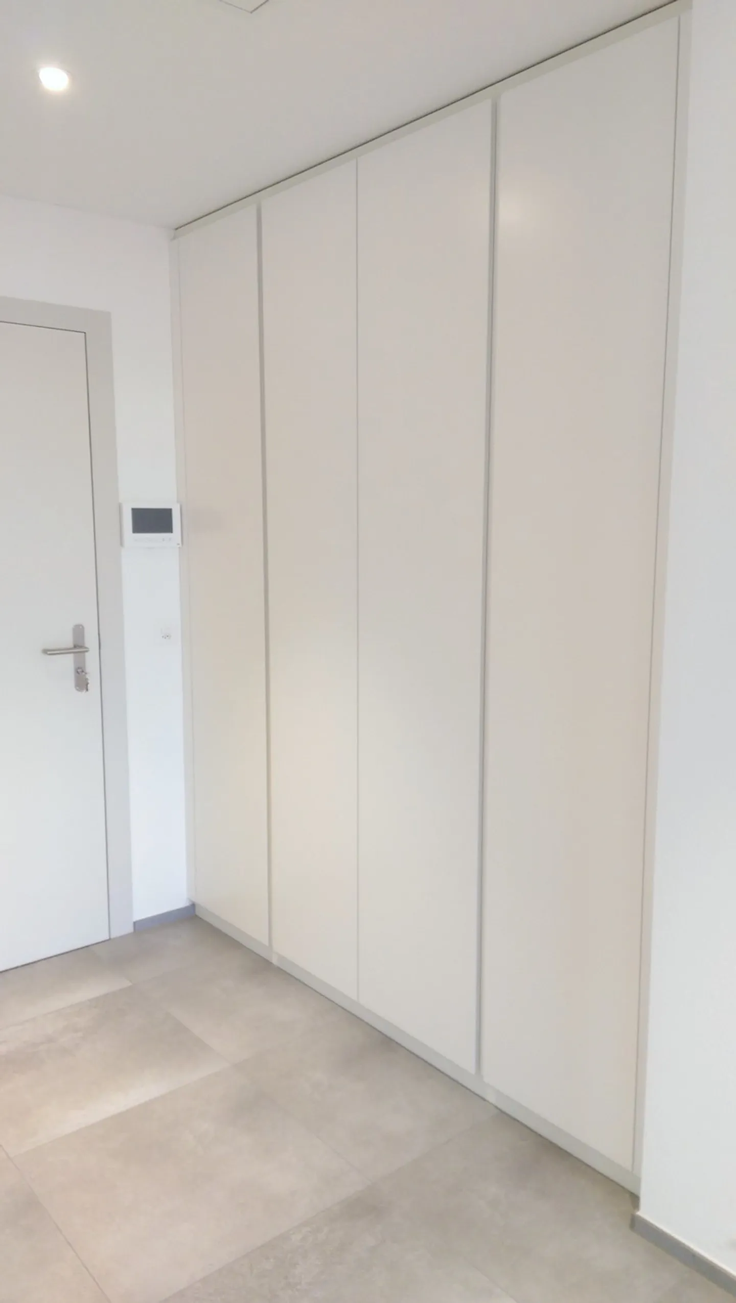 In the Green - Luxurious + Modern 3.5-Room Apartment, Large Balcony, 2 Bathrooms, Neu-Allschwil, 15min to the City - Photo 6 of 25