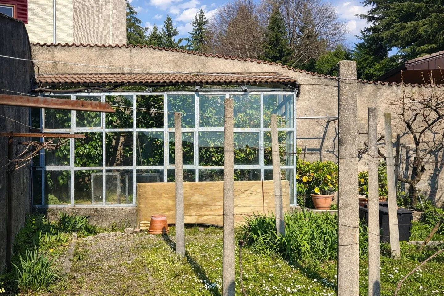 Elegante villa d'epoca con giardino e terrazze nel cuore di Balerna - Photo 13 sur 38