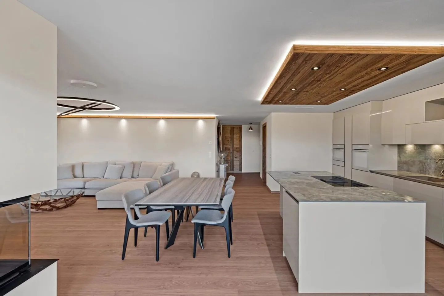 Luxuriöse Gartenwohnung am Rande des Golfplatzes in Crans-Montana - Foto 4 von 9