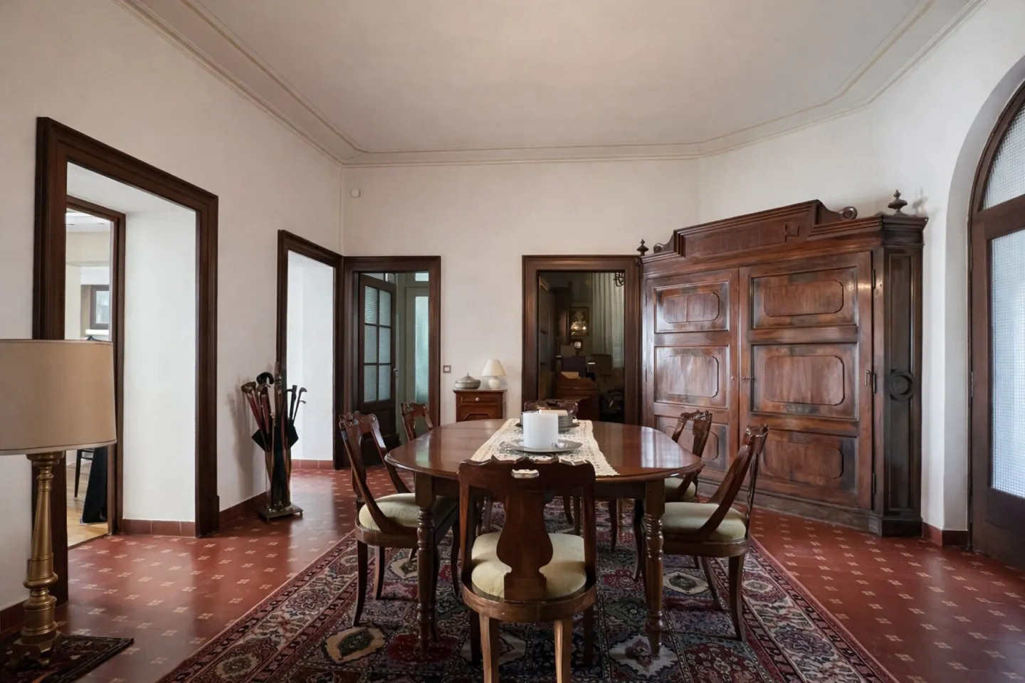 Elegante villa d'epoca con giardino e terrazze nel cuore di Balerna - Photo 21 sur 38