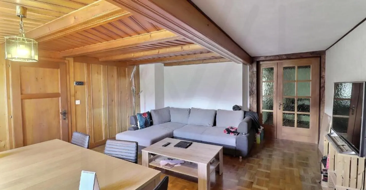 Gruyère-Haus mit Blick auf die Berge - Foto 4 von 9