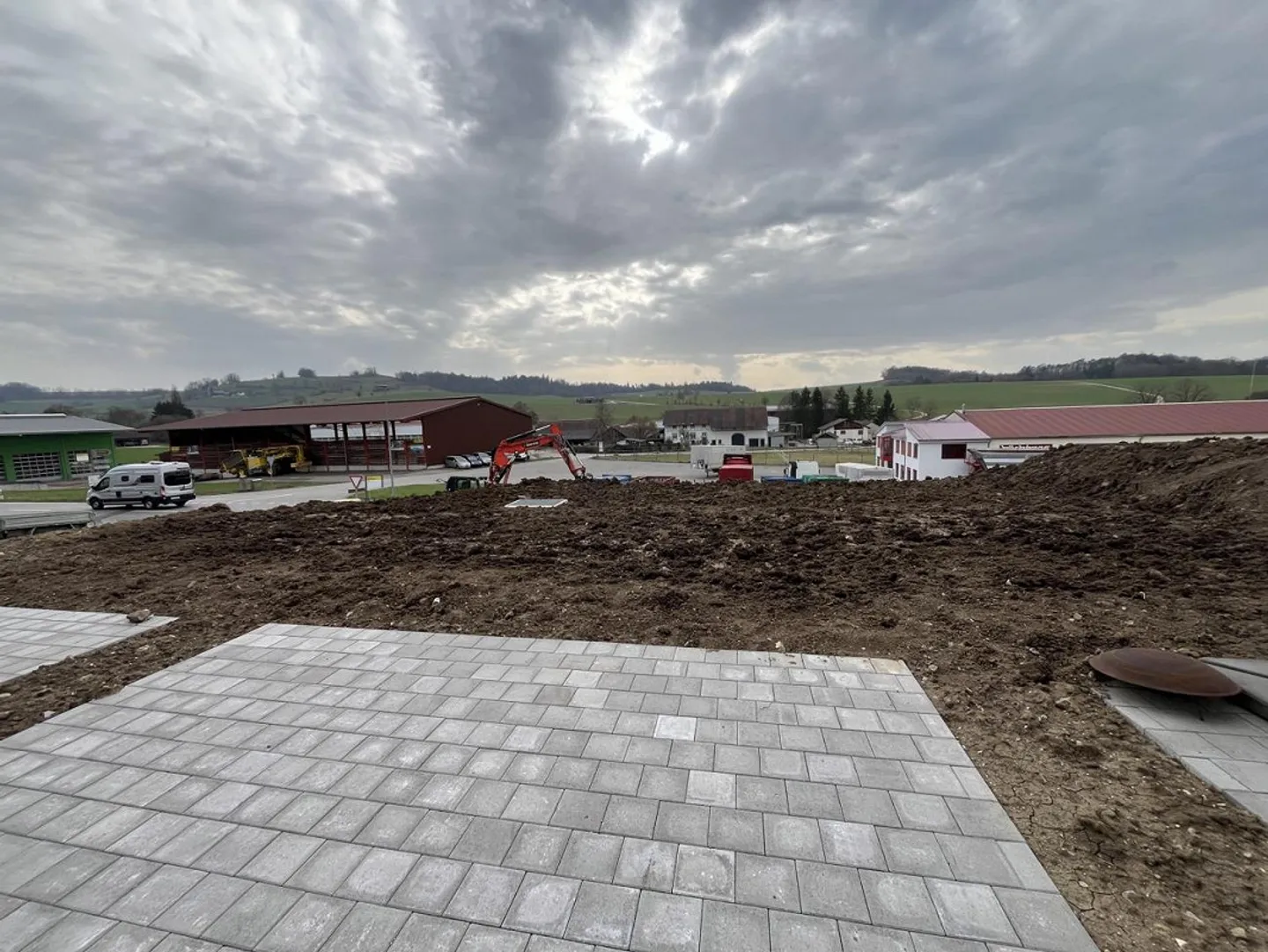 First occupancy: Well-sunny row house in Schleitheim for rent - Photo 4 of 15