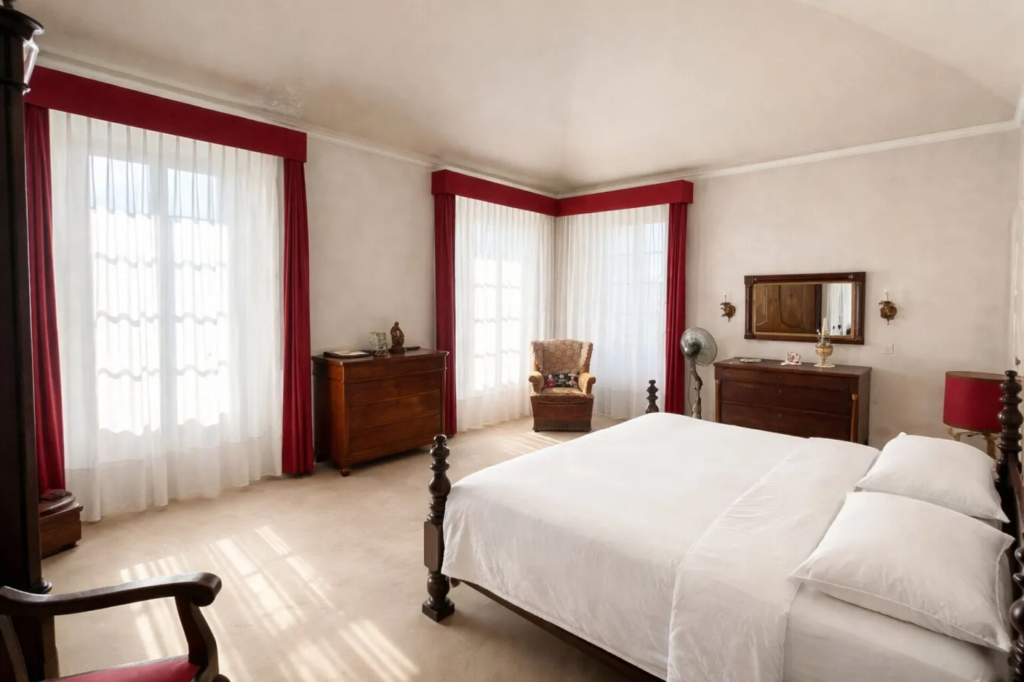 Elegante villa d'epoca con giardino e terrazze nel cuore di Balerna - Photo 31 sur 38