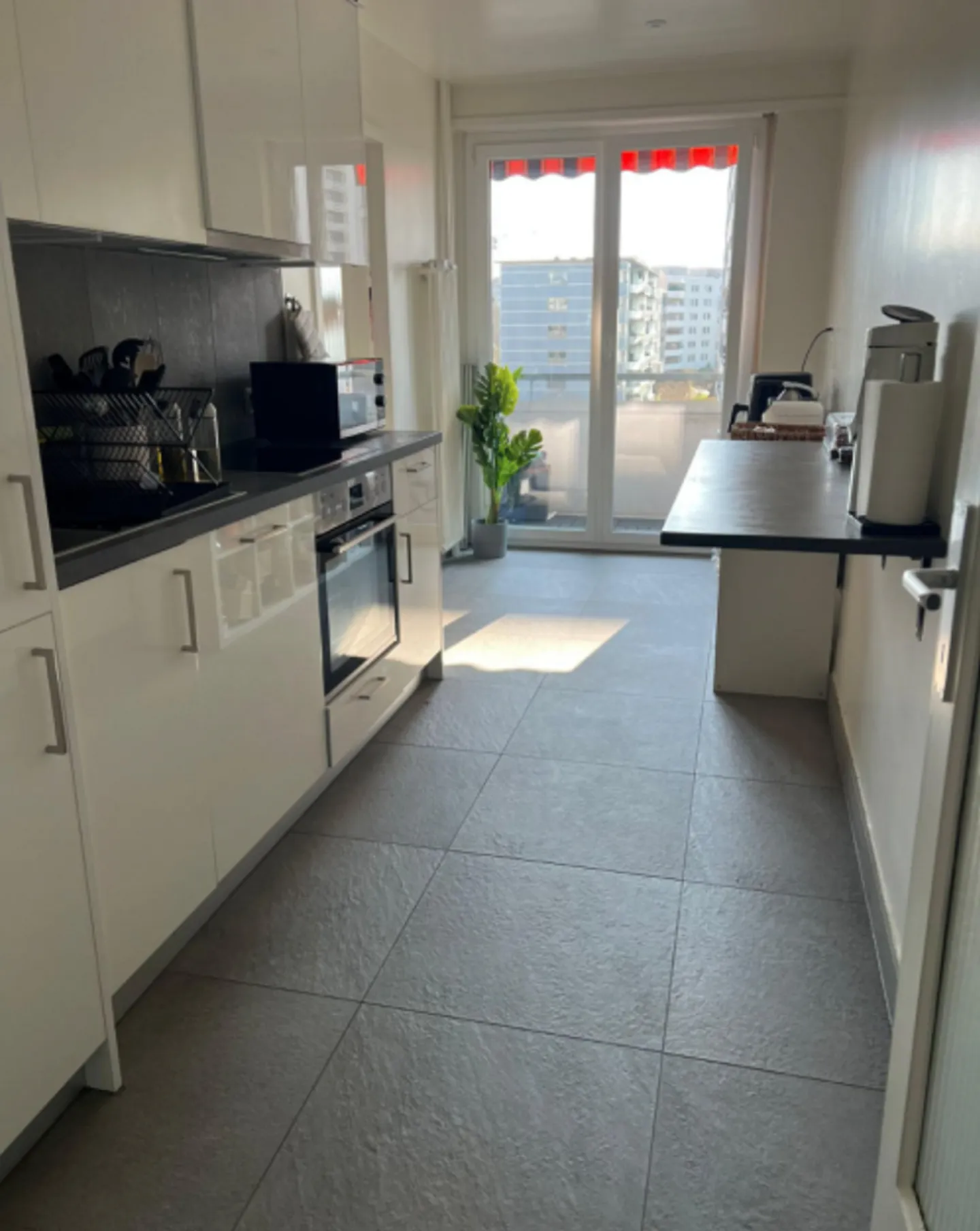 Geräumige 4-Zimmer-Wohnung in Genf - Foto 2 von 9