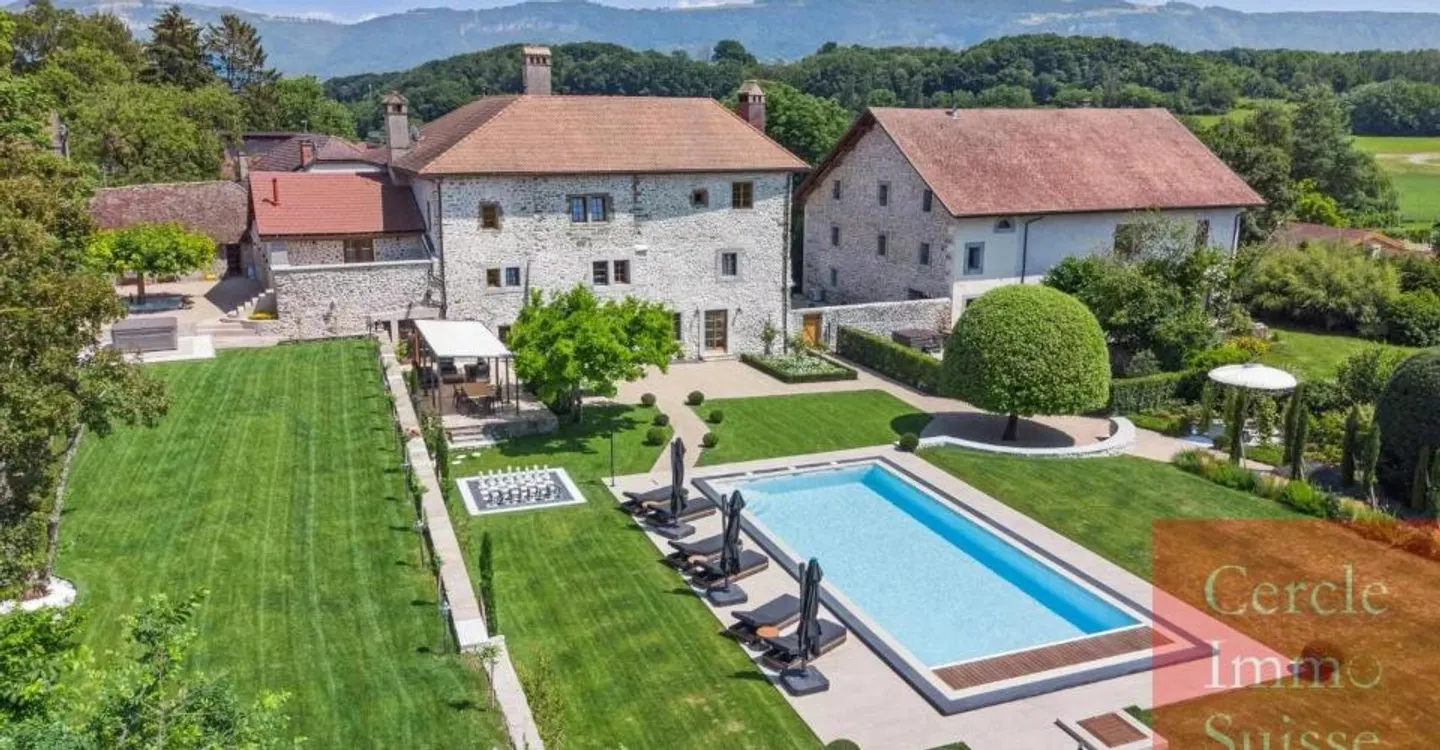 Luxus Château Nähe Genf - Foto 1 von 12