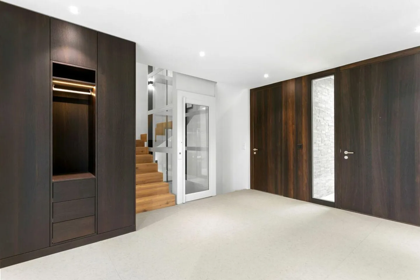 Villa neuve exclusive avec terrasse sur le toit, ascenseur et luxueux espace de vie intérieur-extérieur - Photo 4 sur 30