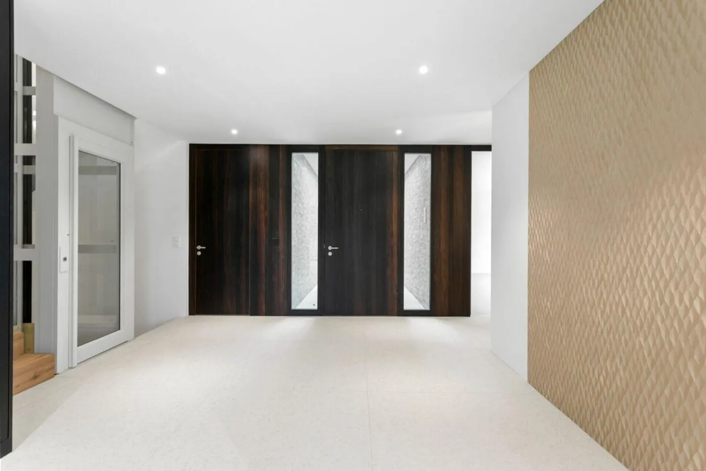 Villa neuve exclusive avec terrasse sur le toit, ascenseur et luxueux espace de vie intérieur-extérieur - Photo 5 sur 30