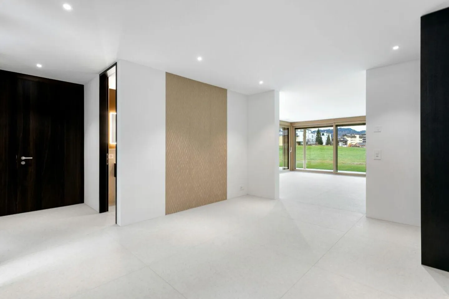 Villa neuve exclusive avec terrasse sur le toit, ascenseur et luxueux espace de vie intérieur-extérieur - Photo 7 sur 30