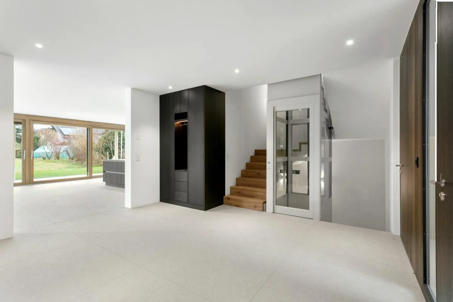 Villa neuve exclusive avec terrasse sur le toit, ascenseur et luxueux espace de vie intérieur-extérieur - Photo 6 sur 30