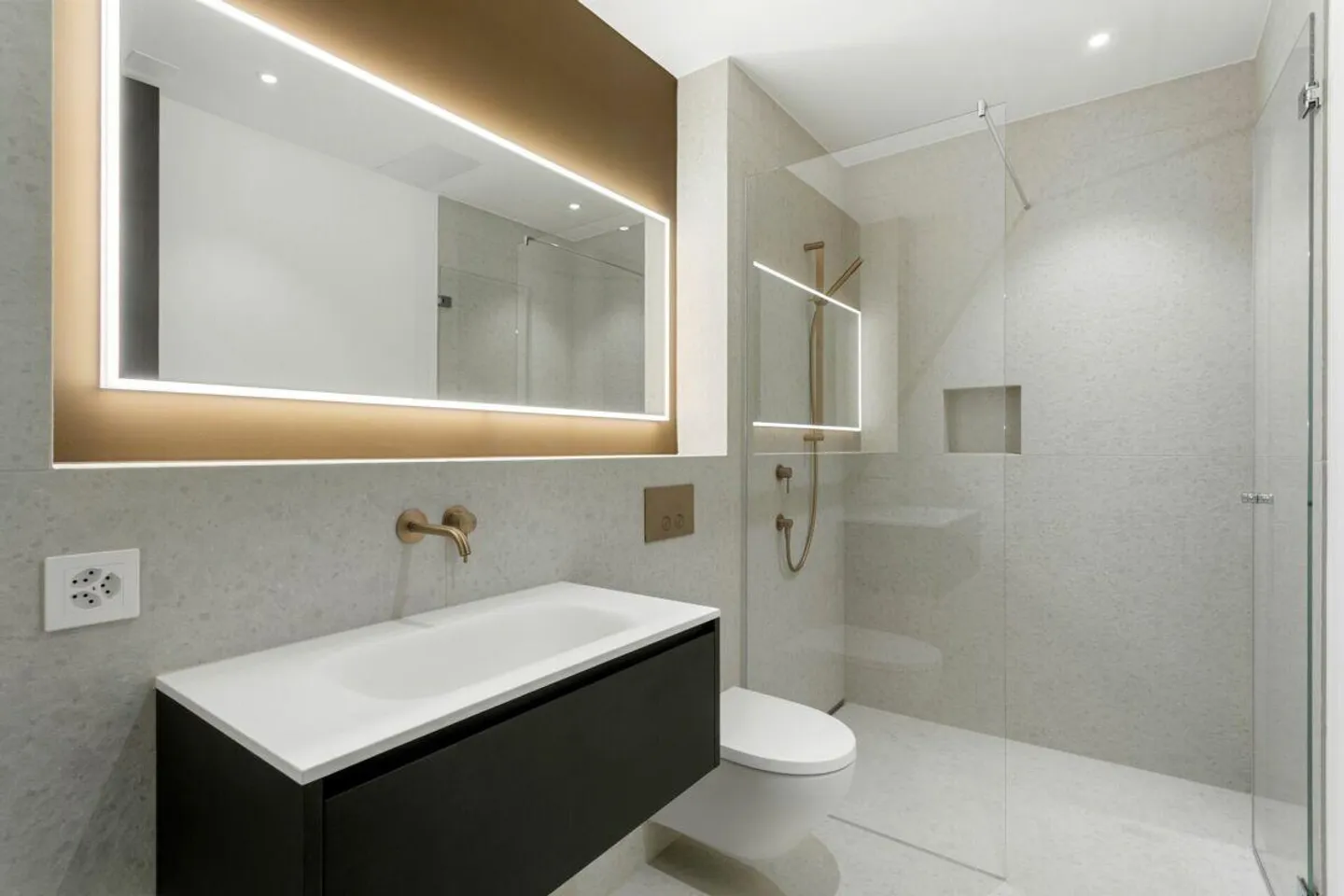 Villa neuve exclusive avec terrasse sur le toit, ascenseur et luxueux espace de vie intérieur-extérieur - Photo 14 sur 30