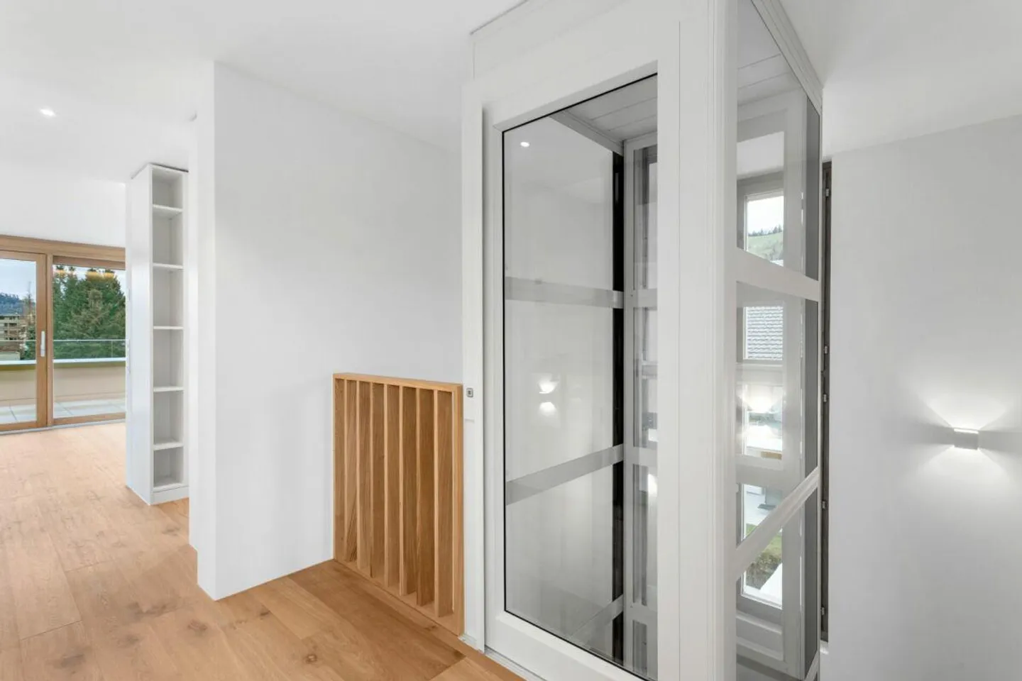 Villa neuve exclusive avec terrasse sur le toit, ascenseur et luxueux espace de vie intérieur-extérieur - Photo 19 sur 30